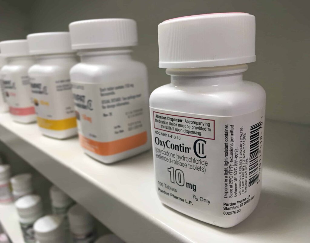OxyContin Abuse: Symptoms, Effects, and Help