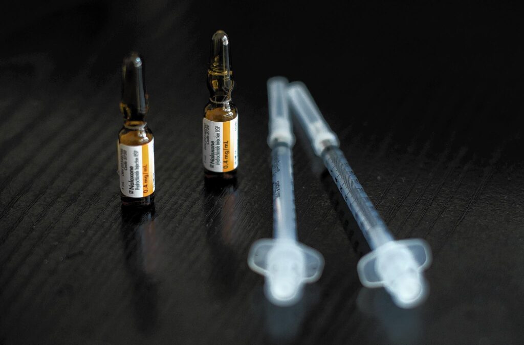 What is Naloxone? Naloxone (Narcan) Uses & Side Effects