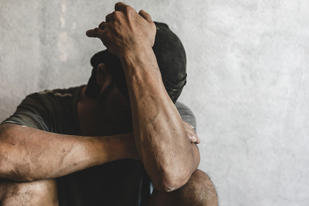 Opioid Addiction & Socioeconomic Class: Understanding the Connection and Breaking the Cycle